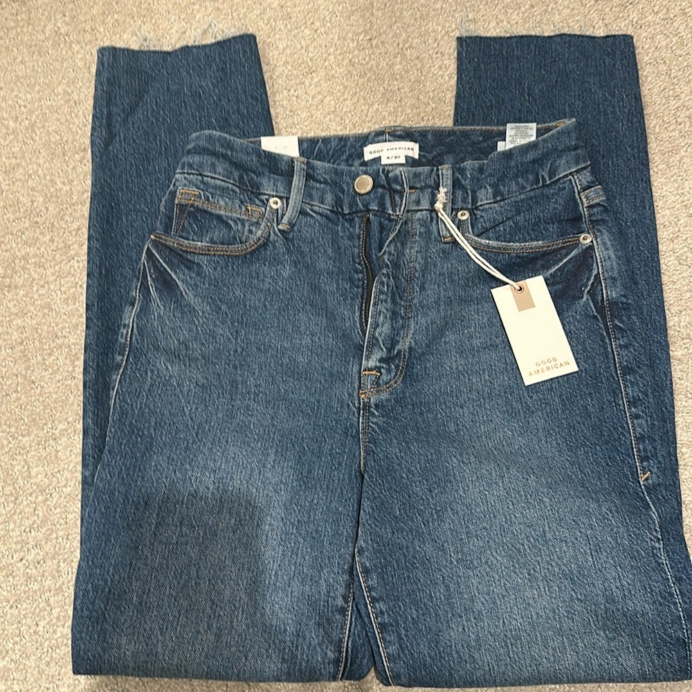 NWT Good American Good classic in medium wash denim. Size 27/4. Inseam 28”